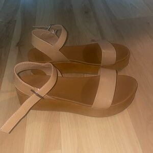 American Eagle platform sandals